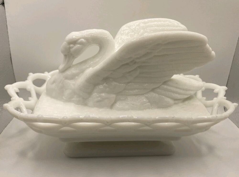 Vintage Westmoreland White Milk Glass Swan on a Nest